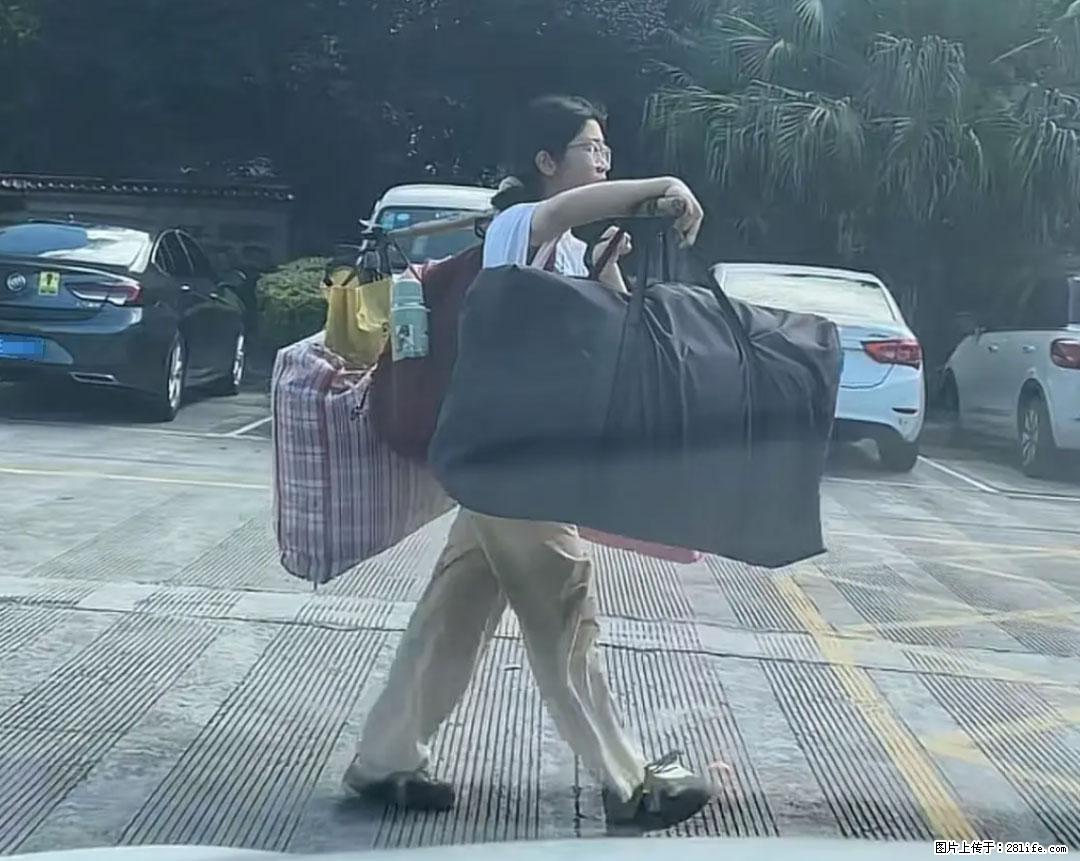 全网追的“扁担女孩”，找了一份暑假工，时薪12元 - 驻马店生活资讯 - 驻马店28生活网 zmd.28life.com