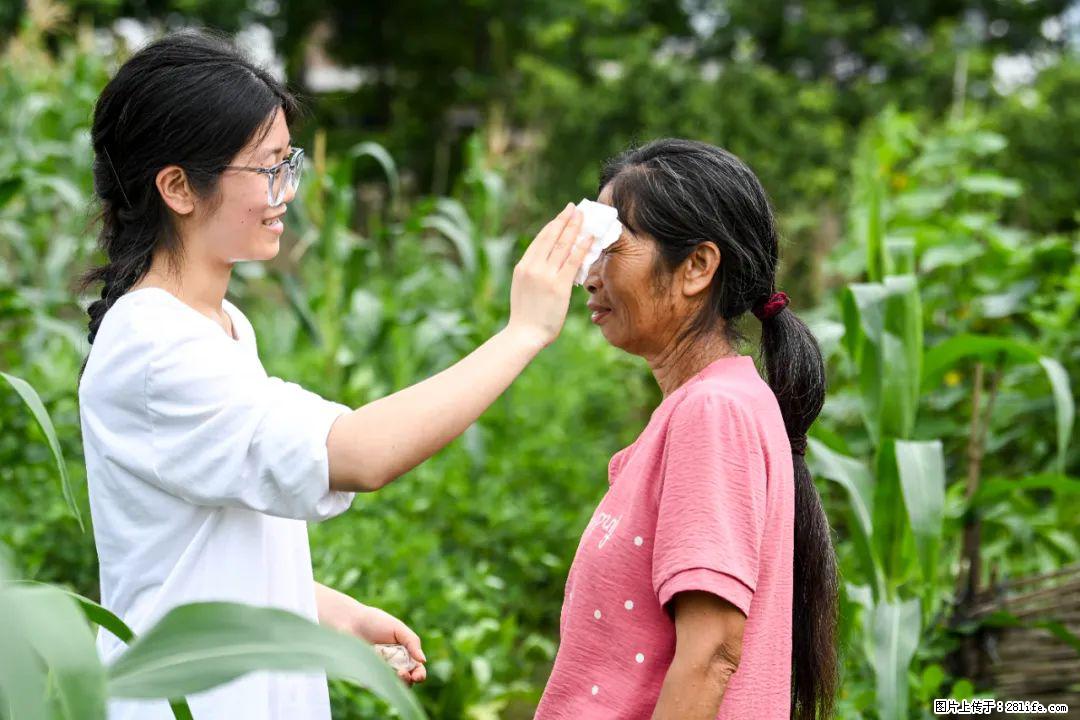 全网追的“扁担女孩”，找了一份暑假工，时薪12元 - 驻马店生活资讯 - 驻马店28生活网 zmd.28life.com